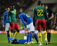 Neymar injured as Brazil beat Cameroon
