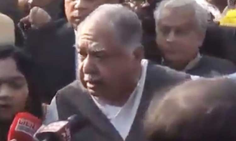 Dr Kamal threatens reporters for questions over Jamaat